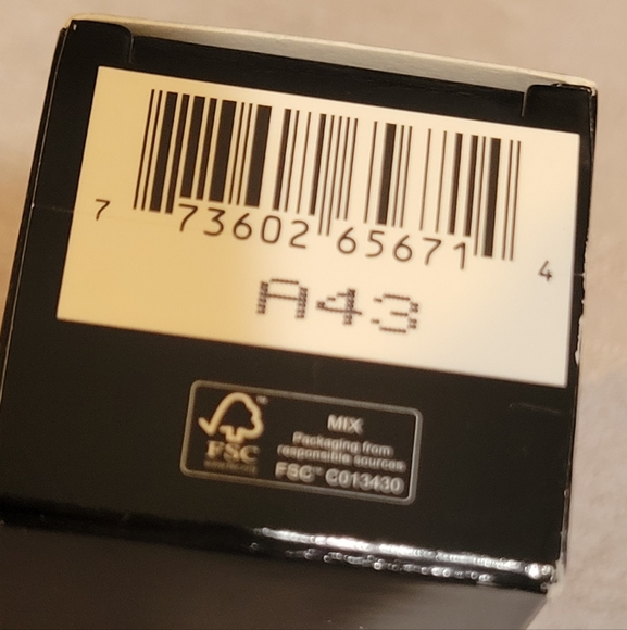 NWOT MAC Studio Radiance Serum Powered Foundation, NC27 - Picture 6 of 7